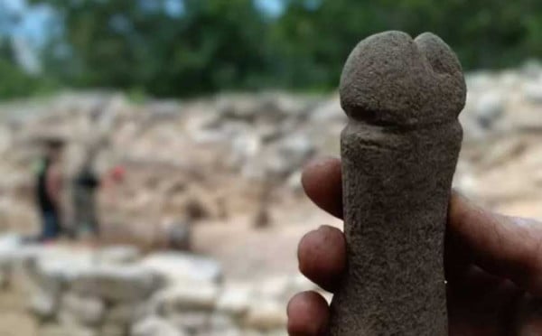 Digunakan untuk Perang, Batu Berbentuk Penis Sepanjang 15 Cm Punya Fungsi Vital