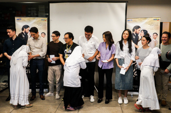 Mulai Tayang Hari Ini, Pemeran dan Kru 'Cinta Tanpa Karena' Gelar Syukuran dan Nonton Bareng