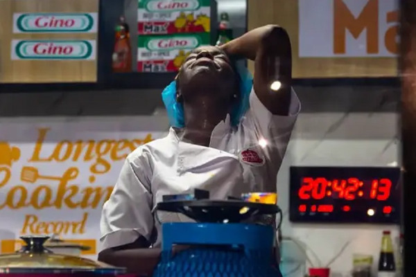 Perempuan Nigeria Pecahkan Rekor Memasak Selama 4 Hari