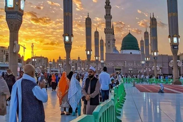 Benarkah Madinah Jadi Ukuran Benar dan Salah? Ini Penjelasan Ustaz Ahmad Syahrin