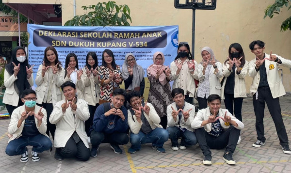 Gelar Bazar di Penutupan KKN, Mahasiswa UWKS Tumbuhkan Jiwa Kewirausahaan