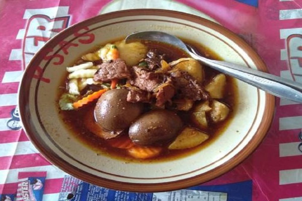 8 Tempat Makan Selat Paling Autentik di Solo, Aneka ‘Saladnya Wong Jowo’ Enak Tenan