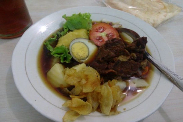8 Tempat Makan Selat Paling Autentik di Solo, Aneka ‘Saladnya Wong Jowo’ Enak Tenan