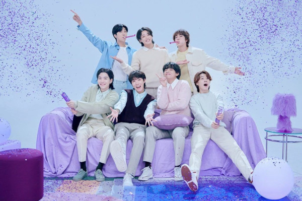 BTS Rilis Single “Take Two” Untuk Merayakan Hari Jadi Mereka Yang ke-10 Tahun! Dengarkan GRATIS di TREBEL Sekarang!