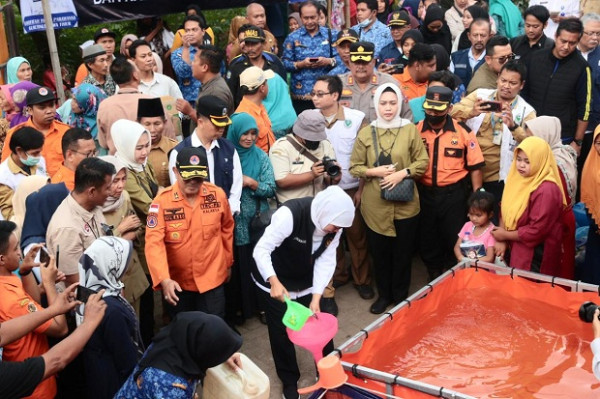 Gercep Tangani Kekeringan, Gubernur Khofifah Pastikan Distribusi Air Bersih Berjalan Lancar