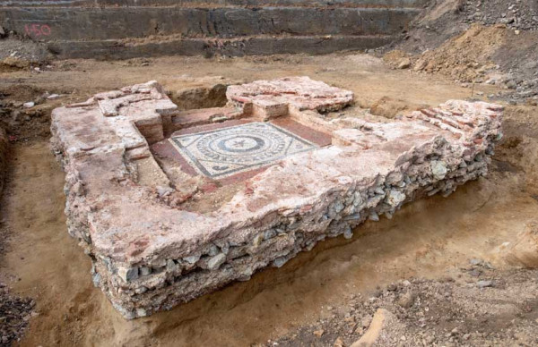 Makam Romawi Unik Ditemukan di Bawah Kota London