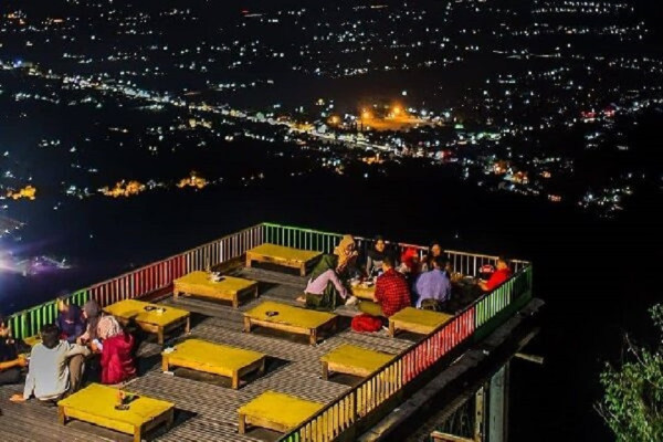 10 Tempat Wisata Romantis di Yogya, Nomor 5 Nikmati Sunset Merapi Jelang Makan Malam