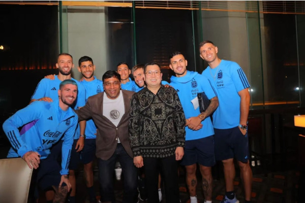 Hary Tanoe Antusias Nonton Indonesia vs Argentina: Suatu Kehormatan!