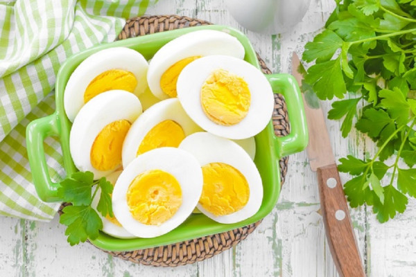 8 Mitos Makanan yang Masih Dipercaya, Makan Telur Bikin Bisulan?