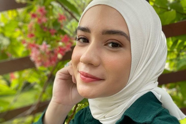 5 Artis Indonesia yang Lepas Hijab, Nomor Terakhir Bikin Gempar Publik