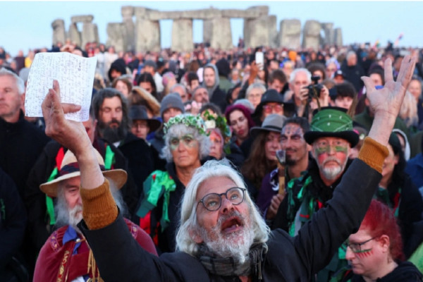 4 Ritual Unik Pengabdi Matahari di Stonehenge, Tanpa Darah, Alkohol, dan Seks Bebas