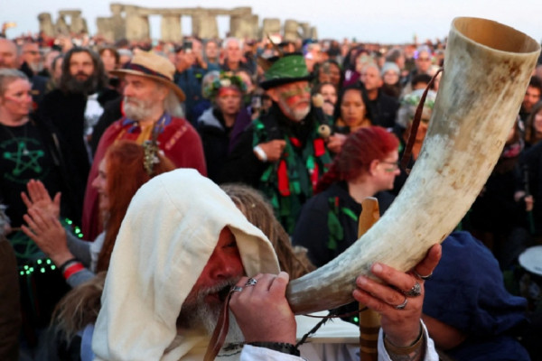 4 Ritual Unik Pengabdi Matahari di Stonehenge, Tanpa Darah, Alkohol, dan Seks Bebas