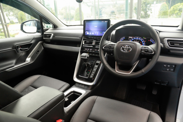 Segini Perbandingan Harga Toyota Innova Zenix di Indonesia dan Malaysia, Mana Lebih Murah?