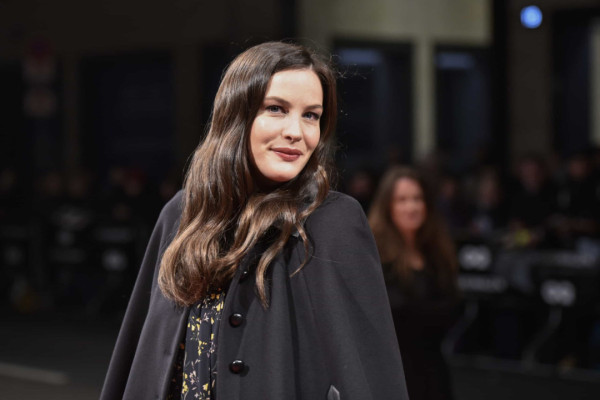 7 Artis Hollywood yang Dibesarkan Tanpa Ayah, Kini Sukses Berkat Perjuangan Ibu