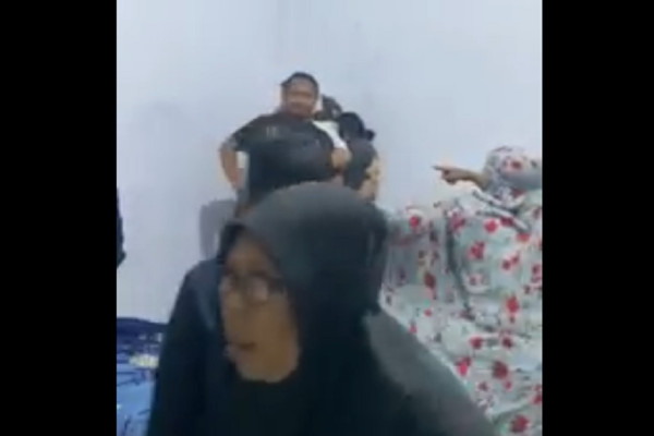 Pengusaha Tambang di Kolaka Nekat Lucuti Daster Wanita Selingkuhan saat Ditinggal Istri Ibadah Haji