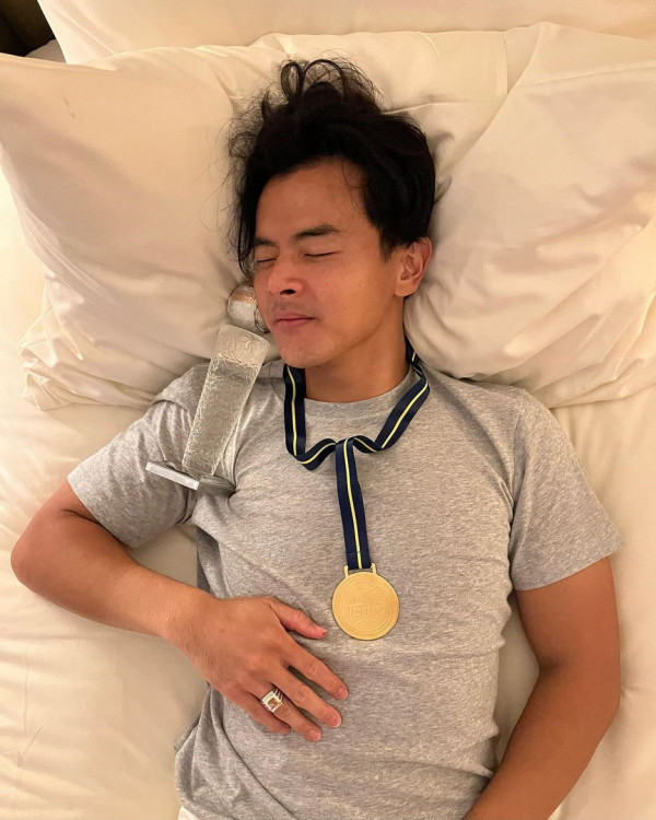 Bawa Pulang Hadiah Kemenangan Lagi-Lagi Tenis, Dion Wiyoko: Bobo Nyenyakk!!