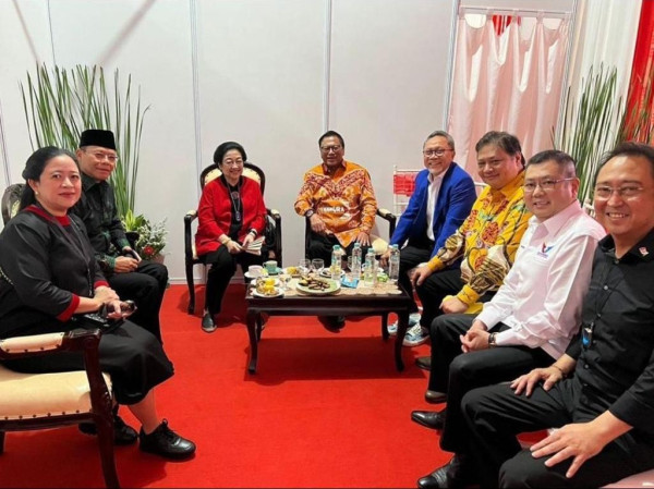 Momen HT Hadir di Puncak Peringatan Bulan Bung Karno