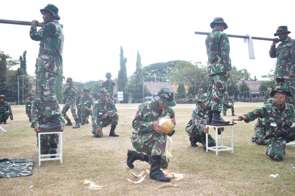 Penampakan Ratusan Siswa Komcad Matra Laut Unjuk Kemampuan Dasar Militer