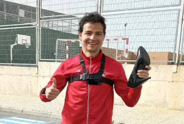 Meski Derita Diabetes, Pria Spanyol Pecahkan Rekor Lari Tercepat dengan Sepatu High Heels