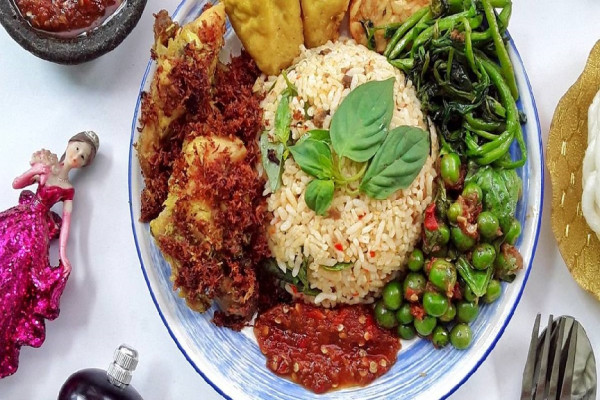 10 Makanan Khas Sunda Menggugah Selera, Tutug Oncom hingga Sate Maranggi