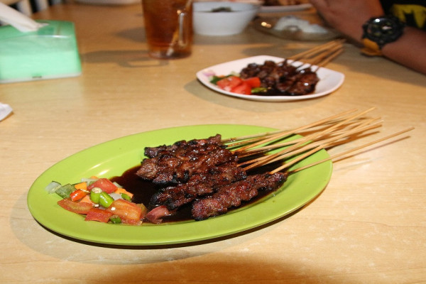 10 Makanan Khas Sunda Menggugah Selera, Tutug Oncom hingga Sate Maranggi