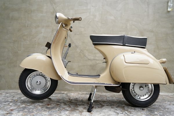 Sama-sama Klasik, Ini 4 Perbedaan Vespa VBB dan Vespa Kongo