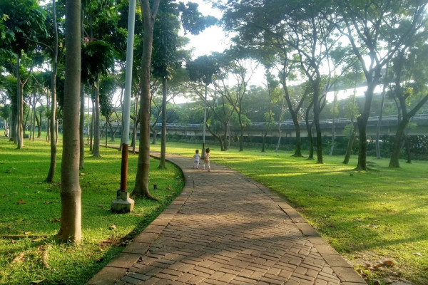8 Pesona Taman Hijau di Jakarta, Seru untuk Kongkow dan Healing