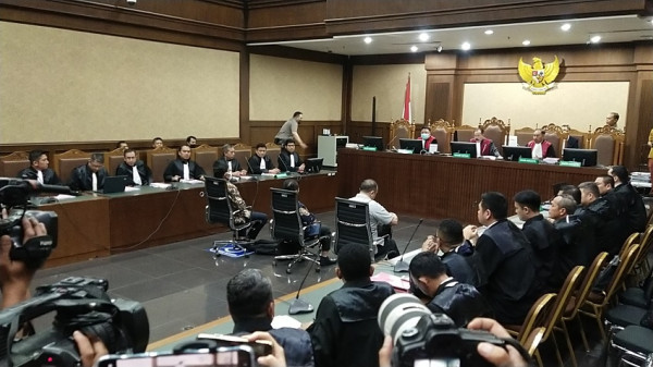 Penampakan Johnny G Plate Jalani Sidang Perdana Korupsi BTS Kominfo