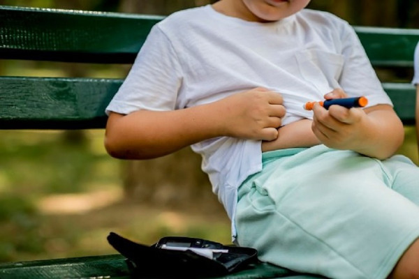 Bisakah Anak-Anak Terkena Kolesterol? Simak Ulasannya Ini Ya Mom