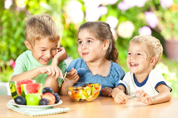 Bisakah Anak-Anak Terkena Kolesterol? Simak Ulasannya Ini Ya Mom