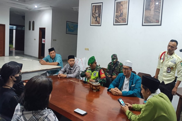 Warga Cicurug Sukabumi Bubarkan Aktivistas Pabrik yang Tetap Beroperasi di Malam Takbiran