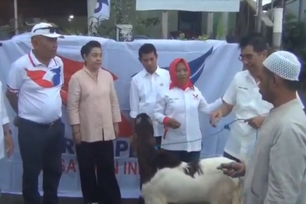 Perindo Bali Salurkan Hewan Kurban untuk Masyarakat