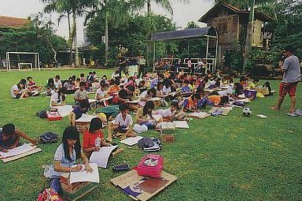 8 Artis Ini Dirikan Sekolah Gratis, Nomor 6 Pentolan Band Punk Rock