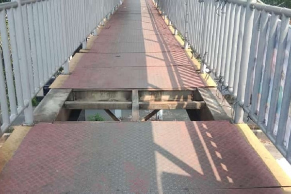 Lantai JPO Daan Mogot Sempat Bolong, Kini Ditutup Sementara