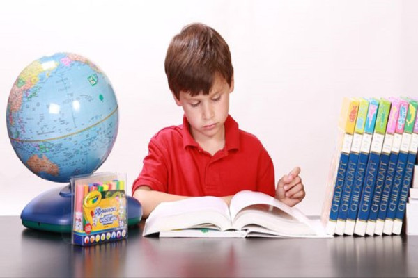 6 Cara Ampuh Meningkatkan Motivasi Belajar Anak, Beri Reward Hadiah