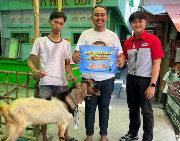 JNE Bagikan 40.000 Paket Daging Kurban dan Promo Spesial di Iduladha 1444 H