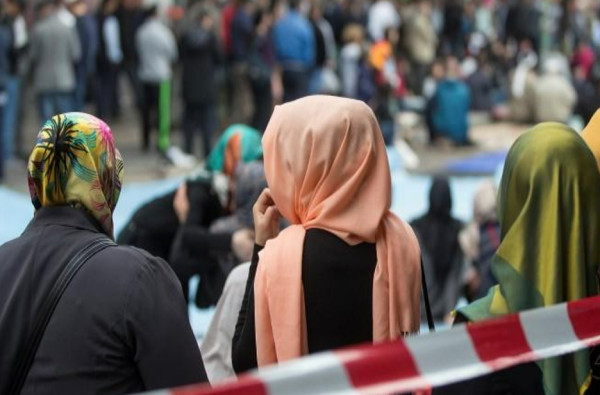 5 Bukti Diskriminasi terhadap Warga Muslim di Jerman, Nomor 2 Perempuan Berhijab Dimusuhi