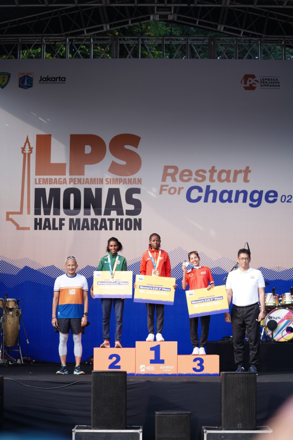 Odekta Elvina Naibaho Menangkan Kategori Overall Putri LPS Monas Half Marathon