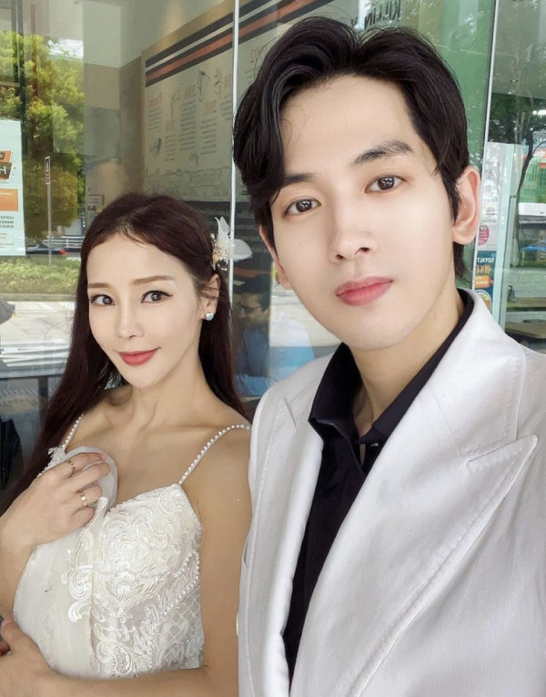 7 Pasangan Artis Korea Beda Usia Jauh, Nomor 5 Selisih 21 Tahun