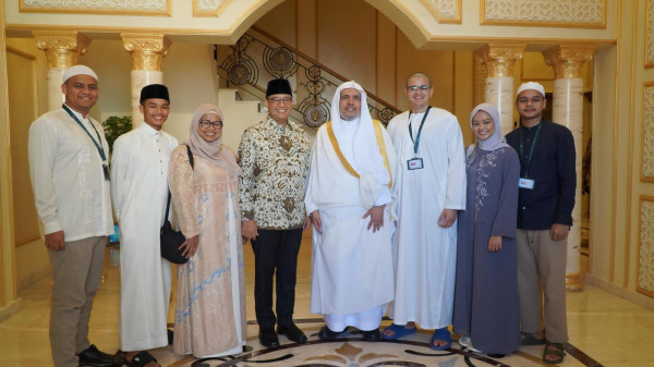 Momen Hangat Anies Baswedan dan Sekjen Liga Muslim Dunia Bertemu di Jeddah