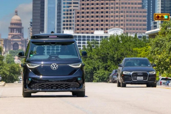 Mobil Listrik Imut VW Jalani Uji Coba Taksi Online Otonom di Jalanan Padat Texas