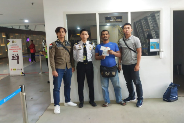 Gemar Mabuk Miras dan Bikin Onar, WNA Malaysia Dideportasi