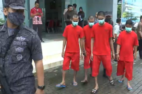Selundupkan 11.467 Butir Ekstasi, 2 Pria Asal Jambi Tak Berkutik saat Disergap di Tengah Laut