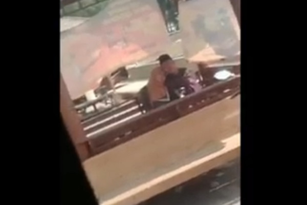 Viral! Pasangan Mesum Terekam Asyik Bercumbu di Gazebo Pantai Boom Tuban