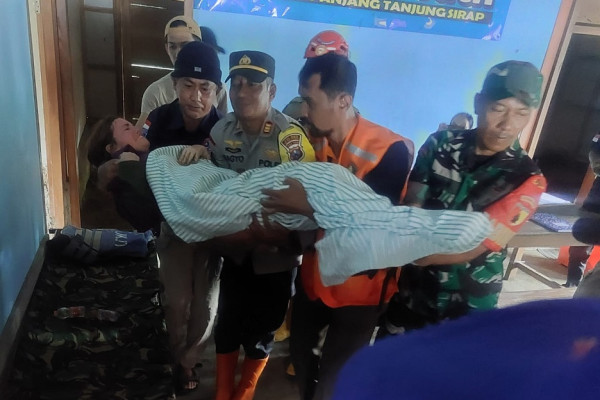 Hilang Terseret Ombak Ganas Pantai Selatan Malang, Begini Cara WNA Spanyol Selamatkan Diri