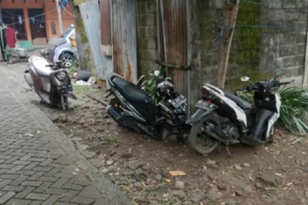 Konyol! 3 Roda Depan Motor Dicuri Secara Bersamaan