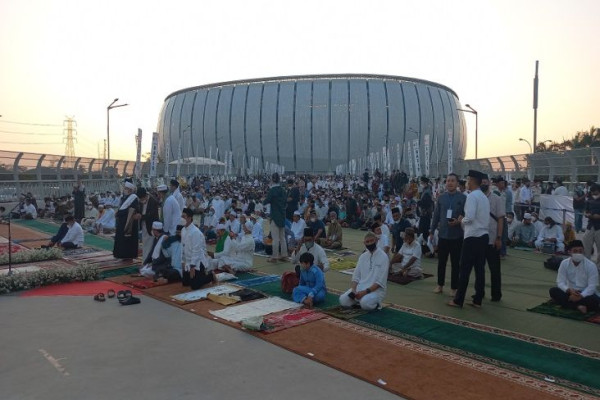 Kegiatan yang Pernah Digelar di JIS: Pertandingan Sepak Bola, Salat Id, hingga Konser Dewa 19