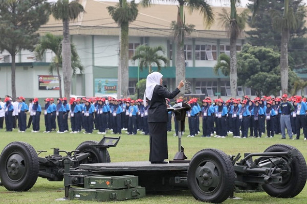 Gubernur Khofifah Ajak Siswa Kuatkan Karakter Sebagai Pelajar Pancasila