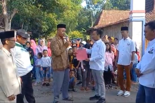 Bacaleg Dapil Jateng III Sutrisno Bangun Gapuro Punden Desa, Warga: Terima Kasih Perindo