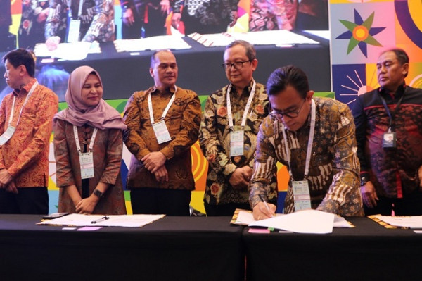 Astra dan PLN Jalin Kolaborasi, Percepat Transisi Energi Baru Terbarukan